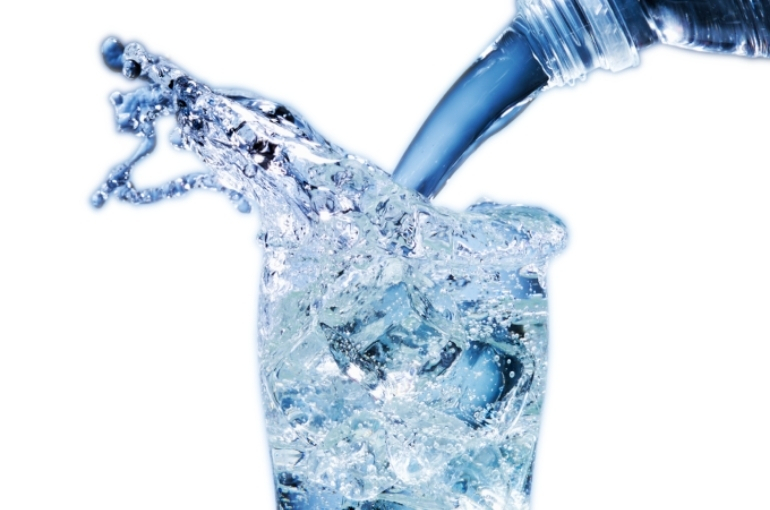 ABFÜLL- UND VERARBEITUNGSMASCHINEN